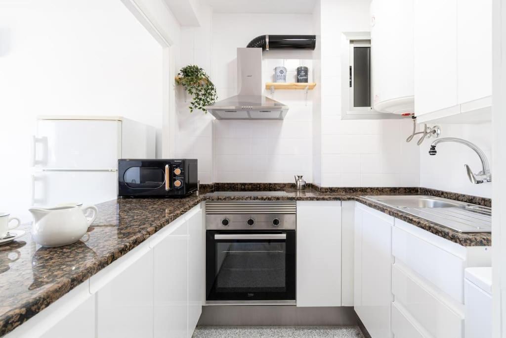 Privilegiado-Tarragona-50Mplaya-Wifi-Pool-Relax8 المظهر الخارجي الصورة